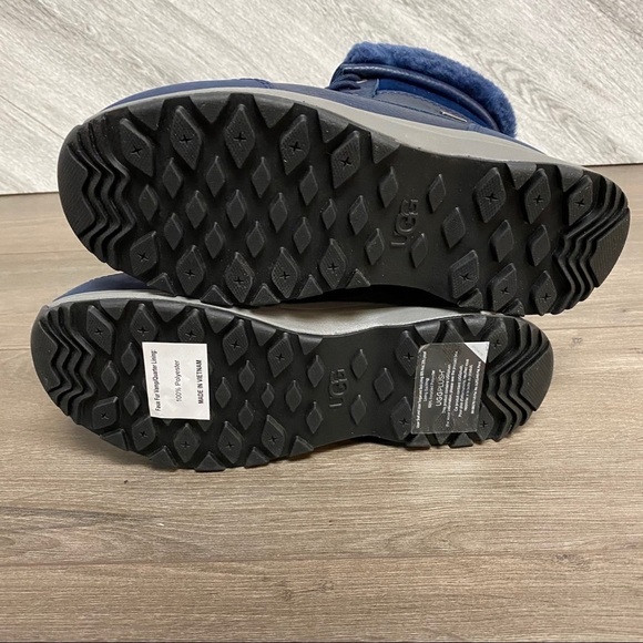 UGG | Adirondack III Velvet Croc Boots In Navy NEW - Picture 6 of 10